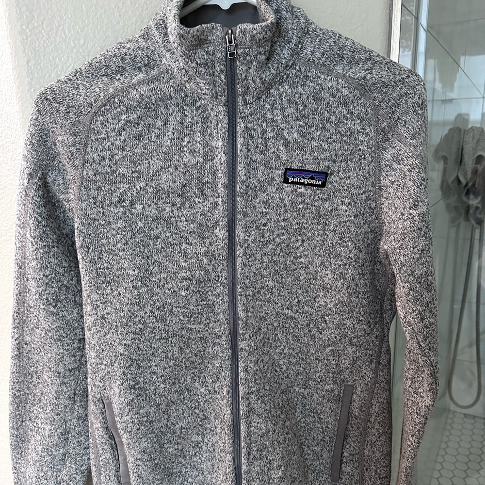 Women’s Patagonia fleece jacket